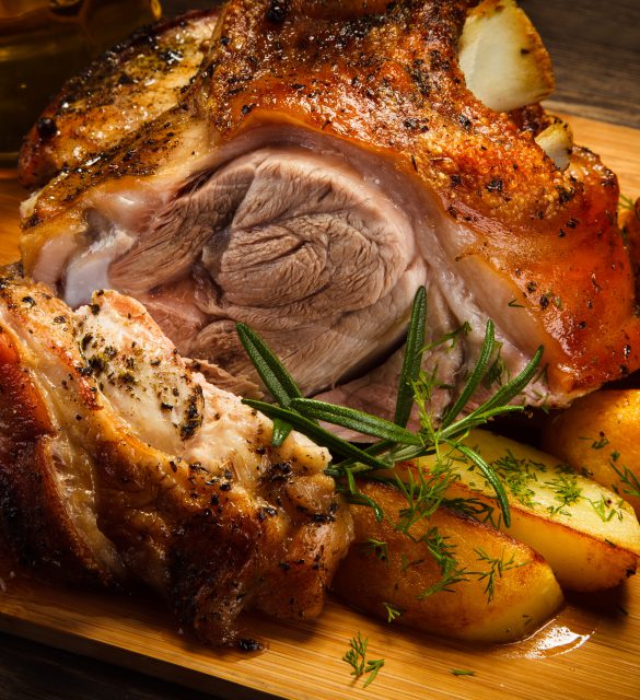 Roast knuckle on cutting board