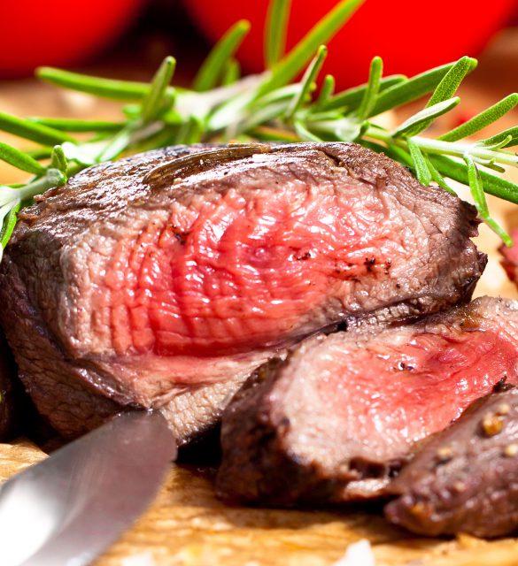 Saftiges steak fleisch auf dem Tisch