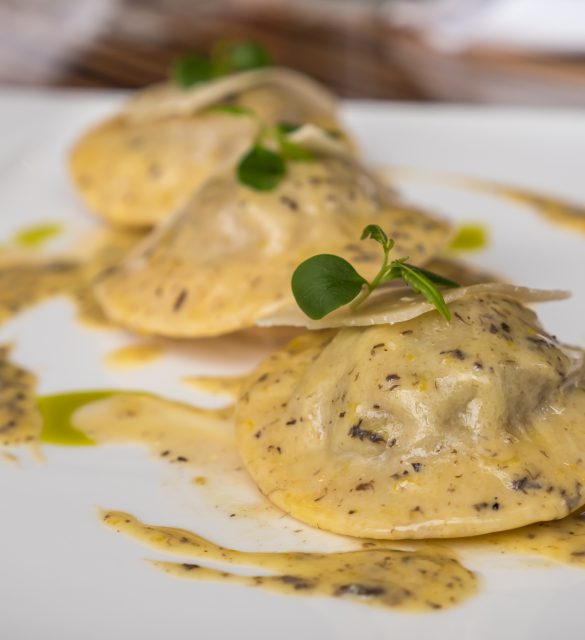 Ravioli in creamy truffle sauce Ravioli in creamy truffle sauce