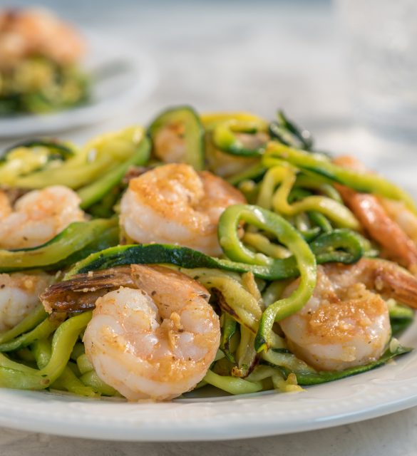 Skinny Shrimp Scampi with Zucchini Noodles Skinny Shrimp Scampi with Zucchini Noodles. Low carb meal