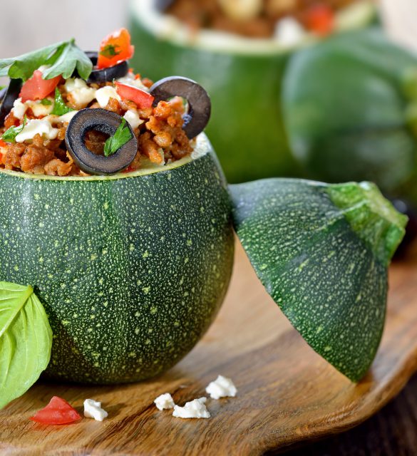 Kugel-Zucchini griechische Art mit Hackfleisch-Feta-Fllung Kugel-Zucchini griechische Art mit Hackfleisch-Feta-Fllung